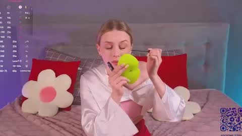Snapshot of soft_babe chatting on June 2026 09:17:01 PM Milisa online show from June 2026 09:17:01 PM