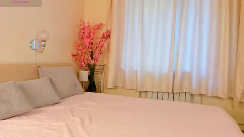 Snapshot of soft_glitch chatting on April 2026 05:06:01 AM soft_glitch online show from April 2026 05:06:01 AM