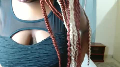 Snapshot of softlysinful chatting on January 2026 06:00:01 PM softlysinful online show from January 2026 06:00:01 PM