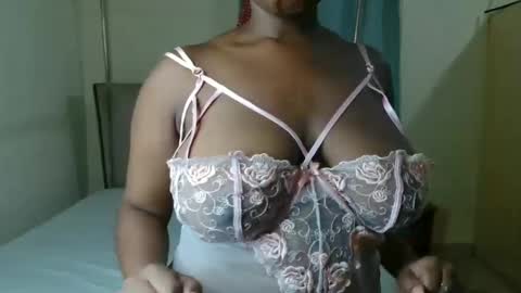Snapshot of softlysinful chatting on January 2026 08:19:02 AM softlysinful online show from January 2026 08:19:02 AM