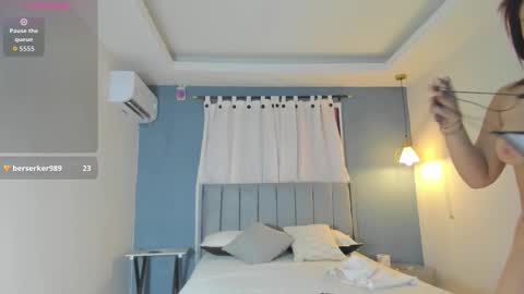 Snapshot of sofy_star_ chatting on February 2026 12:54:01 PM Laura online show from February 2026 12:54:01 PM