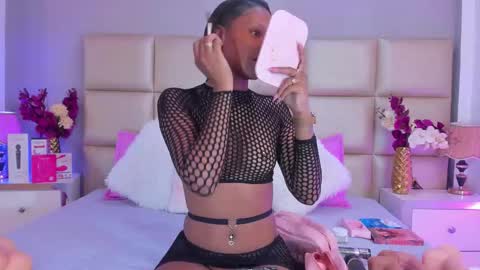 Snapshot of sofynovoa chatting on November 2025 03:53:02 AM online show from November 2025 03:53:02 AM