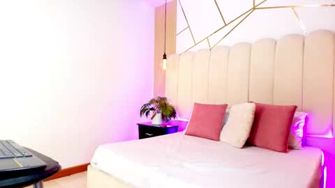 sol_midelton online show from March 2026 04:00:01 PM