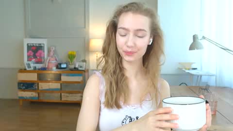 Bella online show from February 2025 11:10:01 AM