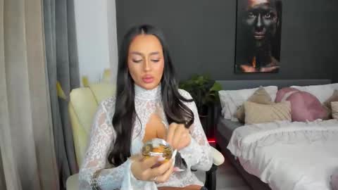 Sonia  Rey online show from September 2025 07:17:02 PM