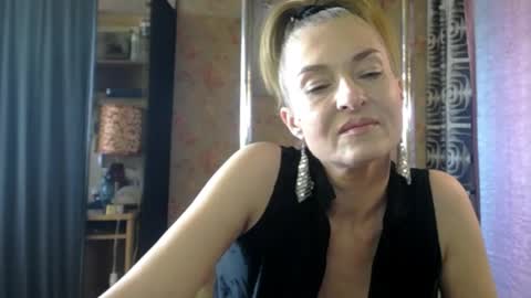Snapshot of soniadance chatting on April 2026 01:56:02 PM Sonia online show from April 2026 01:56:02 PM