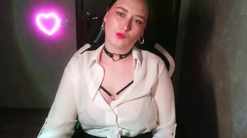 Snapshot of sonibear chatting on September 2025 10:45:02 PM OksiFels online show from September 2025 10:45:02 PM