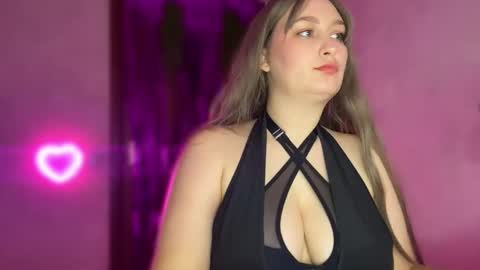 Snapshot of sonibear chatting on November 2025 11:15:02 PM OksiFels online show from November 2025 11:15:02 PM