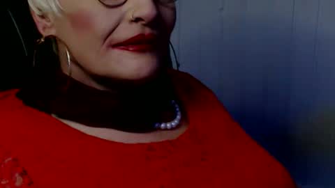 sonjairene online show from December 2024 05:12:01 PM