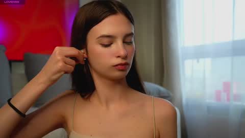 Eva 3 online show from March 2025 09:18:01 AM