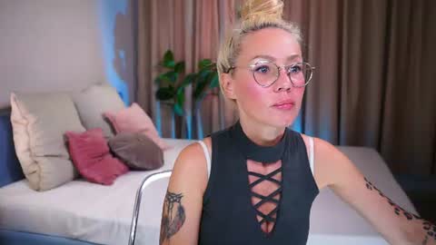 Sonya online show from August 2026 03:14:01 PM