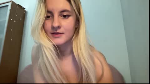Snapshot of sonyawalker chatting on February 2025 04:44:02 AM Sonya online show from February 2025 04:44:02 AM