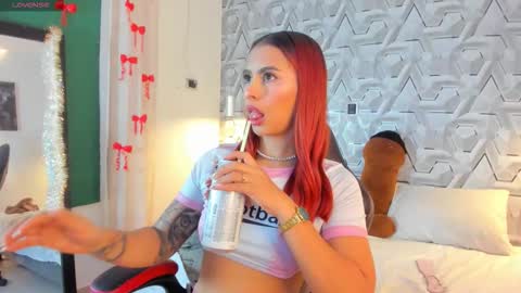 Snapshot of sophi_01 chatting on February 2026 06:39:02 AM sophie online show from February 2026 06:39:02 AM