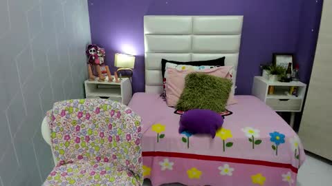 Sophia online show from November 2025 03:52:02 PM