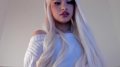 Sophia online show from April 2026 11:42:01 PM