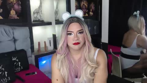 Snapshot of sophia_hott01 chatting on November 2025 11:58:01 AM sophia_hott01 online show from November 2025 11:58:01 AM