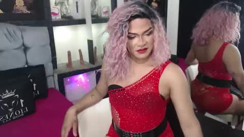 sophia_hott01 online show from December 2025 12:25:01 PM