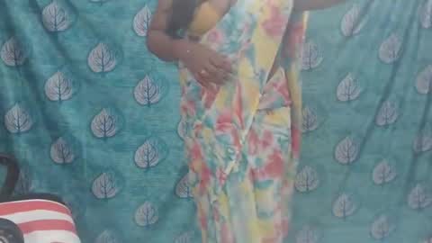 Snapshot of sophia_indian chatting on November 2025 05:19:01 PM Sophia Tamil online show from November 2025 05:19:01 PM