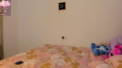 Snapshot of sophia_walkett chatting on January 2025 03:32:02 PM Michelle online show from January 2025 03:32:02 PM