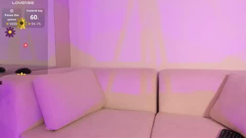 Snapshot of sophia_walkett chatting on February 2026 01:54:01 PM Michelle online show from February 2026 01:54:01 PM