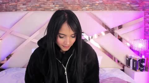 Sophia Paris online show from October 2025 02:59:01 AM