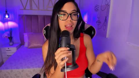 Sophie Hill  online show from October 2025 08:42:01 PM