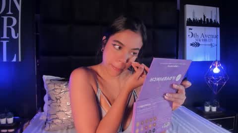 Sophie Hill  online show from November 2025 09:02:01 PM