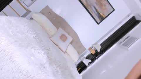 sophiaarmani online show from May 2026 11:50:02 AM