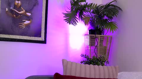 Sophie online show from April 2026 03:18:01 AM