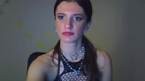 Snapshot of sophiaskinnybitch chatting on November 2025 08:33:02 PM Sophia online show from November 2025 08:33:02 PM