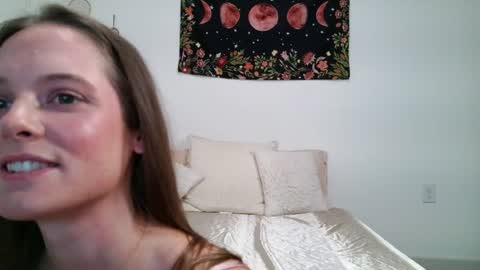 Snapshot of sophiaskyee444 chatting on June 2026 02:03:01 AM sophiaskyee444 online show from June 2026 02:03:01 AM