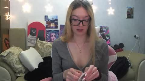 SophiaSonata online show from September 2025 08:21:02 PM