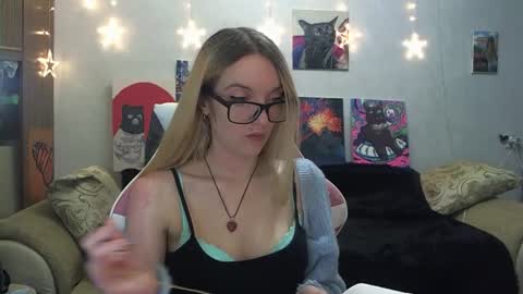 SophiaSonata online show from October 2025 10:05:01 PM
