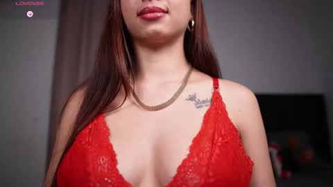 Snapshot of sophiaxv chatting on November 2025 01:08:01 AM Sophy online show from November 2025 01:08:01 AM