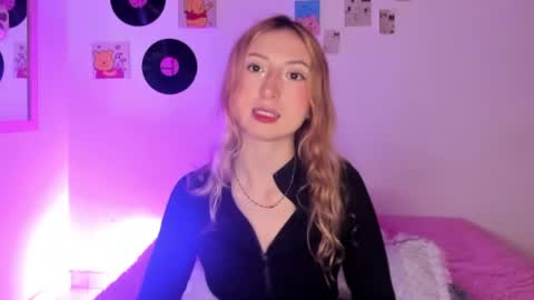 Sophie online show from April 2026 07:13:01 AM