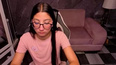 sophie_jones_b online show from March 2026 12:44:01 PM