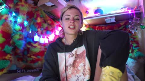 Snapshot of sophie_lovely chatting on February 2025 04:48:02 AM derpy derpington online show from February 2025 04:48:02 AM