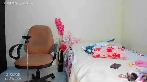 Snapshot of sophie_moo chatting on February 2026 12:28:01 PM Sophie online show from February 2026 12:28:01 PM