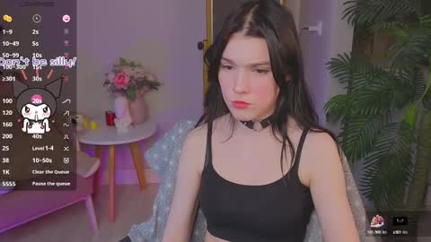 sophie_nomenal_ online show from October 2025 09:56:01 PM