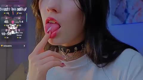 sophie_nomenal_ online show from November 2025 01:44:02 PM