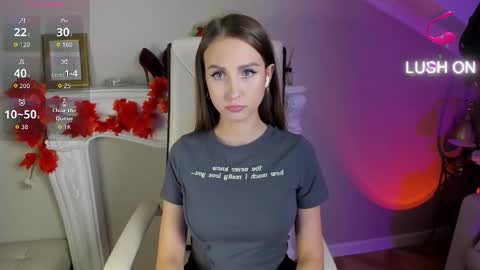 Sophie online show from October 2025 03:30:01 PM