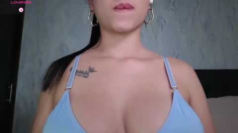 Snapshot of sophie_x1 chatting on June 2026 01:30:02 AM Sophie online show from June 2026 01:30:02 AM
