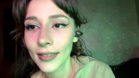 Snapshot of sophiedescoteaux chatting on October 2025 09:03:01 PM Mira online show from October 2025 09:03:01 PM