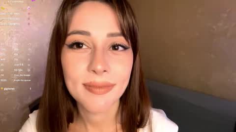 Snapshot of sophiedescoteaux chatting on November 2025 08:48:01 AM Mira online show from November 2025 08:48:01 AM