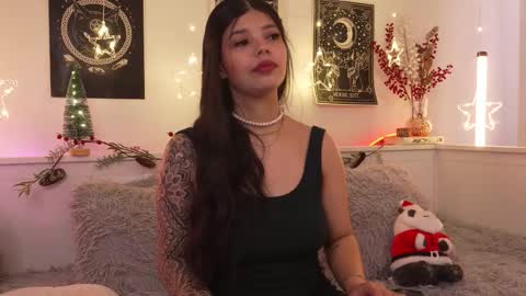 Sophiee  online show from December 2025 08:47:02 PM
