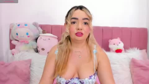 Snapshot of sophiee_rosee chatting on June 2026 05:12:02 PM sophiee rosee online show from June 2026 05:12:02 PM