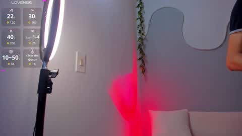 Sophie online show from December 2025 06:47:01 PM