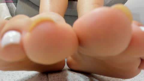 sophieharris__ online show from December 2024 05:20:02 PM