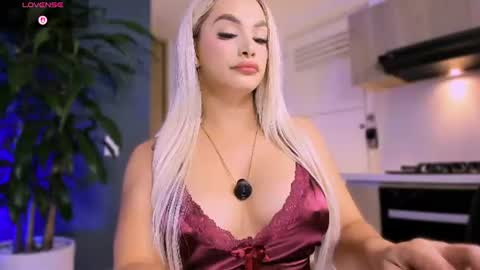 Snapshot of sophiehoney_ts chatting on July 2026 02:31:01 PM SAMANTHA online show from July 2026 02:31:01 PM