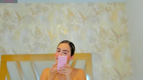 Sophie online show from December 2025 12:35:02 PM